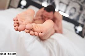 BrattySis Marina Gold - Seduces Stepbrother During Rehearsal