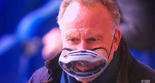 Januar 2018 einwürfe news bayerns neuer sportdirektor. Fc Bayern Boss Rummenigge Bringt Umsatzturbo Bei Edera Masken