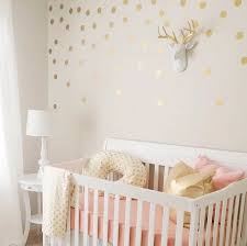 Voir plus d'idées sur le thème idée déco petite chambre, déco petite chambre, deco chambre. Chambre Bebe Fille En Rose Et Dore Les Idees Deco Lapingris Fr