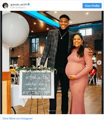 Giannis antetokounmpo wife giannis has a beautiful young family with mariah danae riddlespringger who gave birth to giannis antetokounmpo child. Giannis Antetokounmpo Has Baby Shower With Partner Mariah