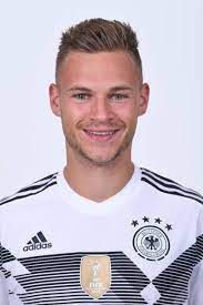 Ich hab aber schon ein wenig angst wie meine mitschüler darauf reagieren könnten, denn wenn es nicht so gut ankommt dauert es ja schon eine weile bis es nach wächst. Luxurius Wow Joshua Kimmich Frisur Kimmich Joshua Kimmich Dfb Nationalmannschaft