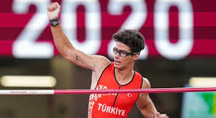 Ersu şaşma is a turkish pole vaulter. Nvrg0gukhmcdsm