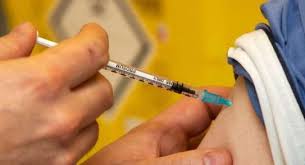 Chickenpox)‏ هو مرض فيروسي مُعدٍ يصيب الجلد والاغشية المخاطية أي الملتحمة وباطن الفم، ويترافق بحكة شديدة، وربما باختلاطات مثل التهاب السحايا. Ø§Ù„Ø§ØªØ­Ø§Ø¯ Ø§Ù„Ø¥ÙØ±ÙŠÙ‚ÙŠ ÙŠØ³ØªÙˆØ±Ø¯ 220 Ù…Ù„ÙŠÙˆÙ† Ø¬Ø±Ø¹Ø© Ù„Ù‚Ø§Ø­ Ø¬ÙˆÙ†Ø³ÙˆÙ† Ø¢Ù†Ø¯ Ø¬ÙˆÙ†Ø³ÙˆÙ† Ø§Ù„Ø¹Ø±Ø¨ ÙˆØ§Ù„Ø¹Ø§Ù„Ù… Ø§Ù„ÙˆØ·Ù†