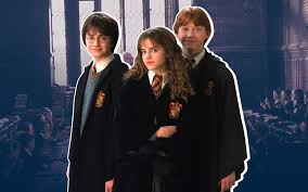As harry slept, two men were getting steadily more intoxicated at a dark, dingy pub that most passersby didn't even know was there. Kak Sozdavalsya Garri Potter I Filosofskij Kamen Zhurnal Esquire Ru