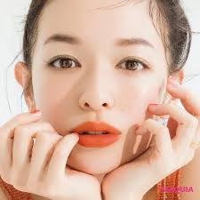 パーソナルカラーでチェック イエベさんのオレンジリップはこれが正解 マキアオンライン maquia online オレンジ リップ 森絵梨佳 メイク 森えりか