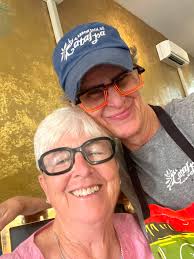 When I saw these glasses 👓 over at the chef's table last night I just had  to try them