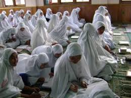 Kamar tidur menjadi tempat yang nyaman untuk beristirahat dan melepas lelah. Tujuh Tempat Dilarang Shalat