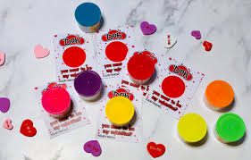 How to make a card? Play Doh Valentine Printable For Toddlers Neverdonewithfun