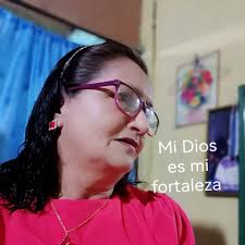 Felicidades para éstas dos colineñas , la Dra Saydi Paredes y la enfermera  profesional Fanny Mejía , por lograr sus acuerdos en sus plazas  correspondientes a cada una de ellas . Profesionales