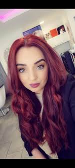 Tributes to Paisley mum after she loses fight with rare cancer