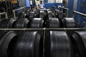 Siapa saja yang bekerja di pabrik ban. Investasi Industri Ban Menggeliat Ekonomi Dan Bisnis Koran Tempo Co