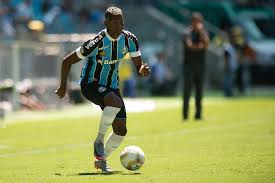 Manuel was sent towards stilwater to act as the colombians' representative to do business with the lopez family. Orejuela Busca Espaco No Gremio Para Manter Vivo Sonho De Atuar Na Copa Do Mundo Gremio Ge