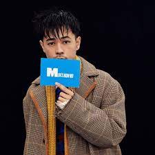 mensnonno メンズノンノ最新号より マルニのコートをまとった成田 凌のオフショット 成田凌 メンズノンノ12月号 オフショット マルニ コート メンズノンノ wacoca 成田 メンズ ヘアスタイル 成田凌 ファッション