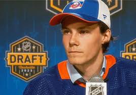 The North Bay Battalion have signed 2024 #CHLImportDraft pick Natan Teshome  to an #OHL Scholarship and Development Agreement. The Finnish forward spent  2023-24 with Helsinki's Jokerit U20. DETAILS 🇫🇮:  https://tinyurl.com/3asnvpe7