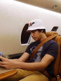 Bila rembulan bersembunyi dalam gelapnya malam dan gemersik angin yang menerpa, lalu kemana aku bisa membisikkan cinta? Soal Pacar Baru Maia Estianty Ini Kata El Jalaluddin Rumi Showbiz Liputan6 Com