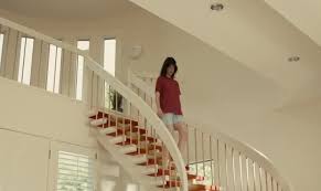 Melanie lynskey from heavenly creatures to hollywood. Hello I Must Be Going Film Trailer Kritik