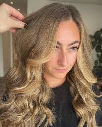 Q. Do you get scared using green or matte in your colour formulas? 😬👀🤔  urghhhhh is it really a good thing to add some grinch to your mixtures????  A. Well! Of course