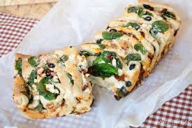 Mediterranes Pull Apart Bread Herzhaft Gefulltes Brot Zum Abreissen Rezept Rezepte Leckeres Essen Kochen Und Backen
