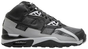 All Black Bo Jackson Sneakers Goat Buy And Sell Authentic Sneakers In 2020 Bo Jackson Sneakers Bo Jackson Shoes Mens Training Shoes