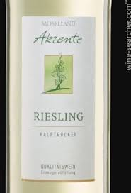 The taste is crisp and fresh balance by the typical riesling acidity. Moselland Akzente Riesling Halbtrocken Mosel Prices Stores Tasting Notes And Market Data