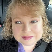 Leslie Gurley's Instagram, Twitter & Facebook