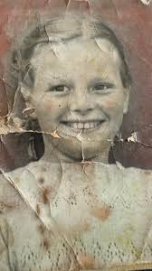 My mom when she was 18 i couldnt take it out of my pictures dont know why  so i screen shot it .i use to. Have that excat figure.she 4"10 im 4"11.love