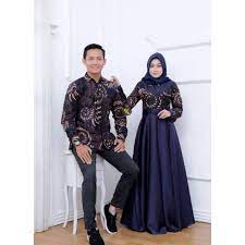 Dengan perpaduan kedua warna ini, kalian terlihat fresh namun tetap elegan dan modis. Couple Gamis Batik Lebaran Baju Sarimbit Pesta Velvet Satin Warna Biru Dongker Navy Tosca Maroon Shopee Indonesia