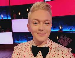 Stephen Bailey Comedian Wiki, Age, Partner, Husband, Net Worth, Married,  Gay, Parents, Family, Height |