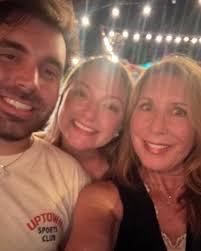 Hi!!! Back in business!!! I know you all haven't seen me here much lately,  and as I've explained before we moved a few times while we were looking for  the perfect home