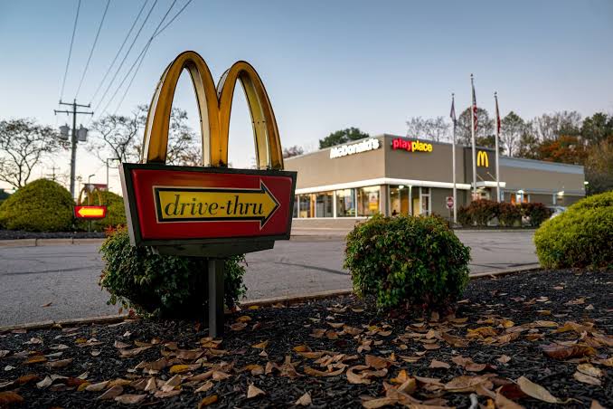 McDonald's testing new AI ordering technology at some drive-thrus - ABC News