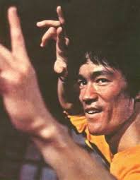 BRUCE LEE:THE BALANCE OF THE BODY