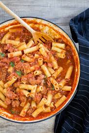 Rigatoni Al Forno Mit Tomaten Salsiccia Rezept Rigatoni Lebensmittel Essen Leckeres Essen