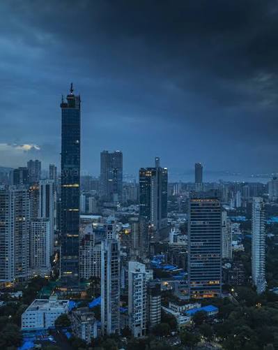 50 Shades of Grey in Bombay . Mumbai Rains and These views hit Different . # mumbai #rains #mood #view #ozzy #drama #heavymetal #Photography #mymumbai #grey #maharashtra #madewithlightroom #india #realestate #realty #cityview #cityscape ___ [