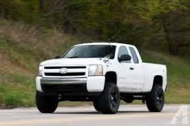 Image Result For 2008 Silverado Custom Paint White Lifted Chevy Trucks Chevy Trucks Chevy Trucks Older