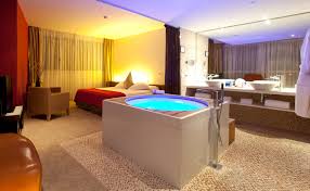Go ahead, reserve a room at one of the birmingham hotels with a jetted tub in the room, or book your stay at a hotel with a pool and hot tub combo under the stars. Modern Hotels With Jacuzzi In Room Novocom Top