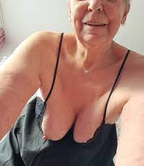 Granny downblouse pics