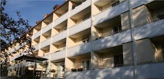 Unser 1980 erbautet haus, in dem sich die ferienwohnungen befinden, grenzt an unser 1852 errichtetes vollfachwerkhaus, das privat genutzt wird. Unser Haus Senioren Residenz Munchen