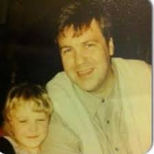 Could someone please edit the tie in this photo?