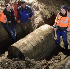 Der baumarkt wird derzeit evakuiert. Blindganger Die Spektakularsten Falle Von Bomben Entscharfungen Welt