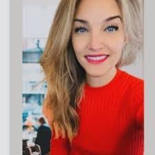 Amanda Dunne's Instagram, Twitter & Facebook