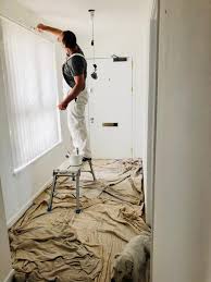 What do painter and decorators do? Painter Decorator In London Premier Decorating