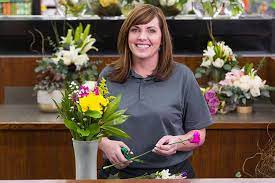 Wedding flowers are one of those age old wedding traditions, that seem to have been with us since the dawn of time. Florist Near Me In Burbank Il Order Fresh Cut Flowers Online Flowers Pick Up Or Delivery