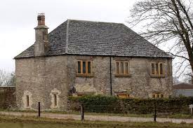 Tindall played outside centre for bath and gloucester, and won 75 caps for england between 2000 and 2011. Zara Phillips And Husband Mike Tindall Set For Move To Princess Zara Phillips Mike Tindall Royal Property