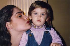 20% dintre copii vin pe lume la varsta de 41 saptamani. Actrita Manuela Harabor Marturisiri Despre Andrei Copilul Ei Autist De 26 De Ani Babymall Blog