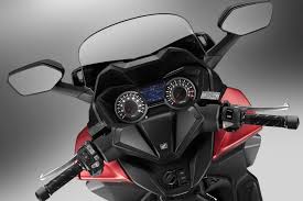 Willam ayuda al modelo de ropa interior max emerson smooth a encontrar la línea del pene. Honda Forza 125 Modelo 2021 Precio