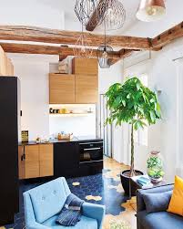 Ette Cuisine Ouverte A Ete Fabriquee Sur Mesure La Fusion Du Parquet Avec Le Carrelage Hexagonal S Assemble A La Perfection Pho Small Spaces Home Decor Home
