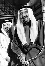 الملك خالد والملك فهد والملك عبدالله اثناء توديعهم لأحد ضيوف المملكة. Ø§Ù„Ù…Ù„Ùƒ Ø®Ø§Ù„Ø¯ Ø¨Ù† Ø¹Ø¨Ø¯ Ø§Ù„Ø¹Ø²ÙŠØ² Ø¢Ù„ Ø³Ø¹ÙˆØ¯ Ùˆ ÙˆØ²ÙŠØ± Ø§Ù„Ø¯ÙØ§Ø¹ My Blog