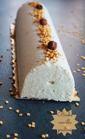 Buche Vanille Praline Un Pur Bonheur Traditional Christmas Dessert Recipes Food Sweet Pastries