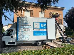 Le nostre aste rappresentano un'alternativa valida per acquistare oggetti di valore, come preziosi, argenti, orologi, pietre certificate dai nostri esperti C2t4djqkuvmpwm