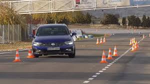 Man, if there were only a way that you could learn to do the maneuverability test so that you knew exactly what to do and when, right? Euro Spec Vw Passat Wagon Fails Swedish Moose Test Autoblog